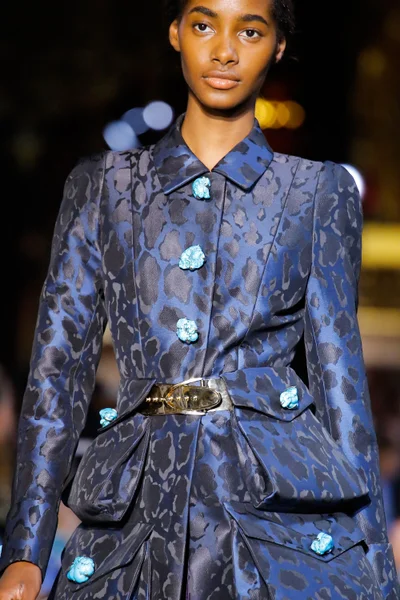 Look 11